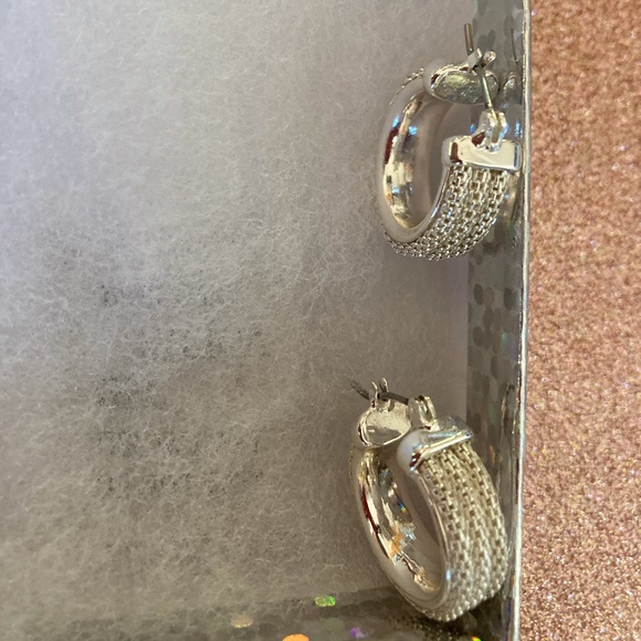 NWOT SILVER HOOP EARRINGS -- UNIQUE TEXTURE - Picture 4 of 4